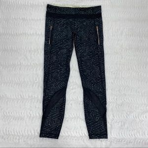 Lululemon Tight II in Snake Battleship Size 6